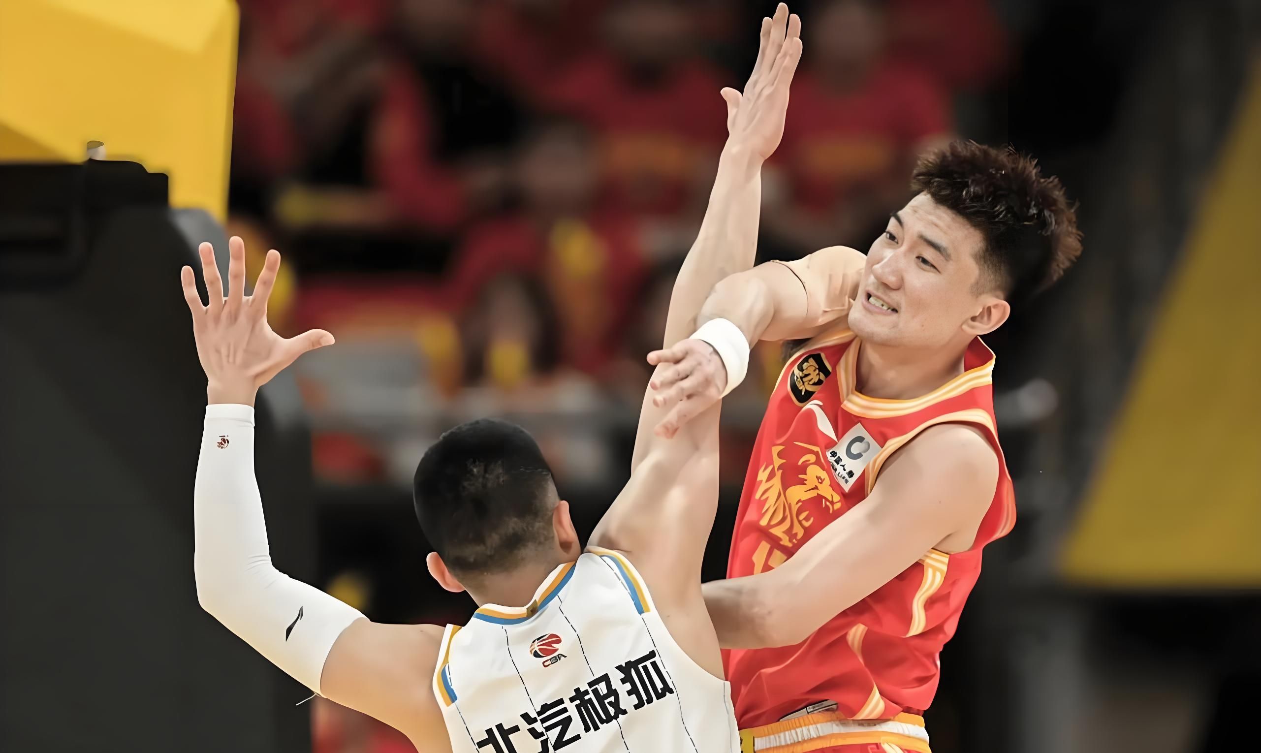 前NBA火箭顶级后卫，CBA仅待13天，4场2分被裁！16年后才曝出真相