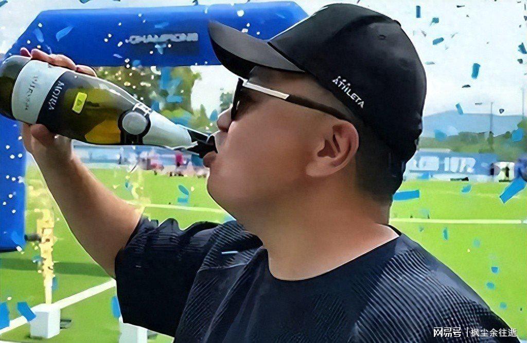 队报:里昂与多特就550万欧签下迪朗维尔达成协议